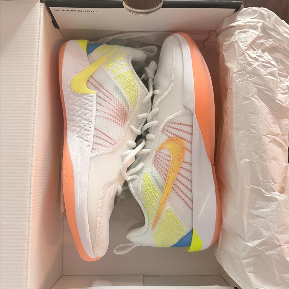 Nike Sabrina 2 SE Youth Basketball Shoes - Picture 3 of 4